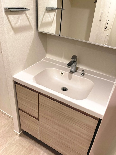 洗面設備　※写真は同タイプ住戸です。