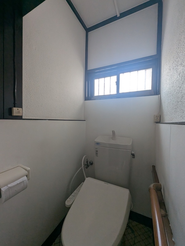上篠崎2丁目戸建てのトイレ写真