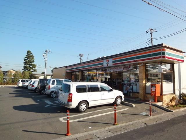 コンビニ　セブンイレブン（コンビニ）まで300m