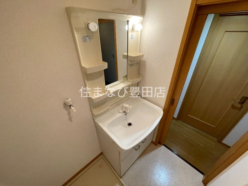 洗面設備　同型タイプ