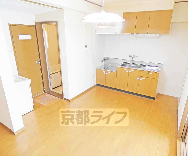 居室・リビング　落ち着いた雰囲気のお部屋です