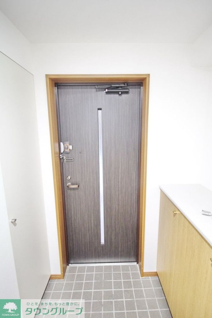 玄関　同タイプの別部屋参考写真です！