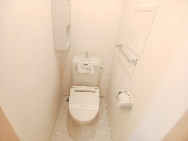トイレ　落ち着いたトイレです