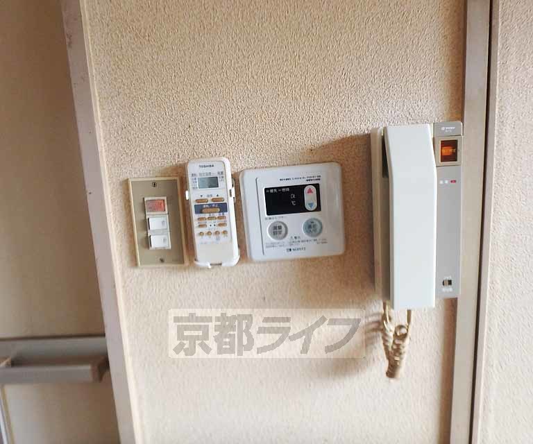 その他設備　お湯の温度調節はこちらで簡単にできますよ