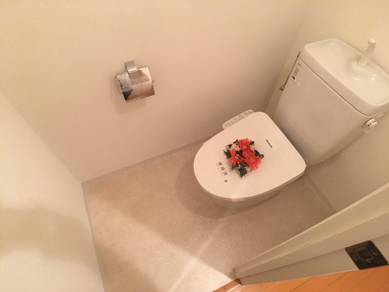 トイレ　トイレです。ウォシュレット付を探している方、おすすめです。