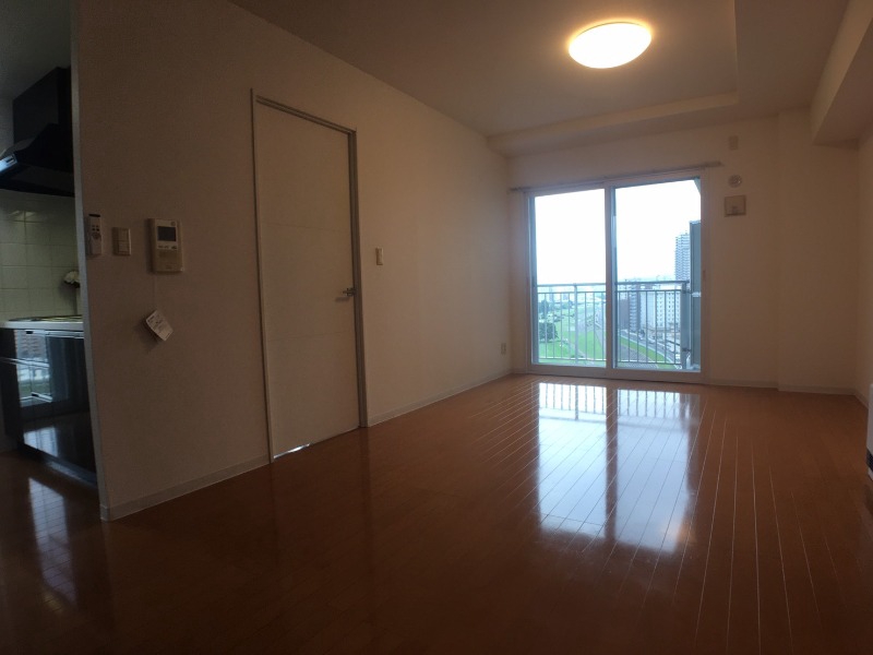 居室・リビング　広くてキレイなお部屋が広がっていて、充実した生活が送れそう。
