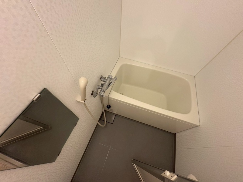 バス・シャワールーム　お風呂になります。一日の疲れを癒してくださいね。