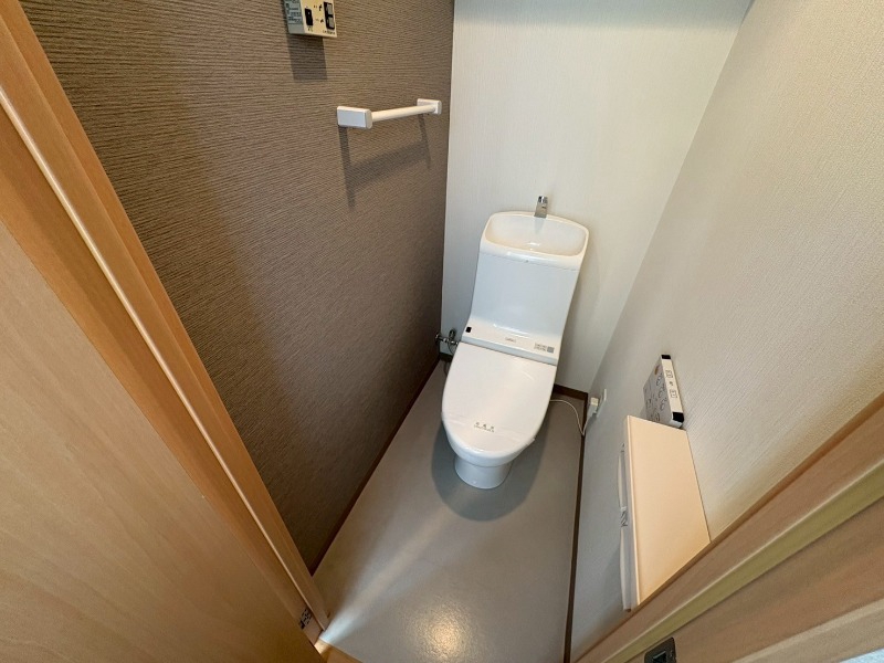トイレ　シャワートイレになっているので快適です！