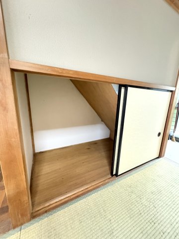収納　小さな収納もございますので、ちょっとした物を入れておけます！