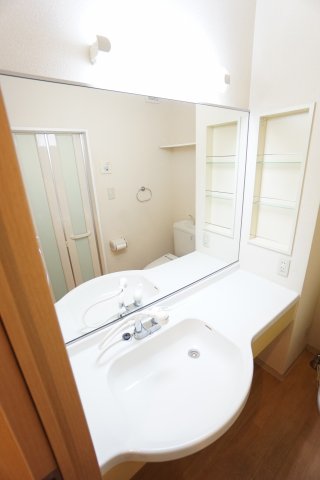 洗面設備　※同物件、同タイプの写真です。
