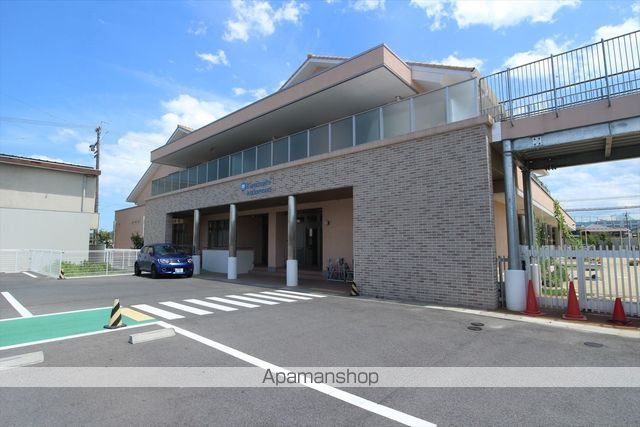 幼稚園・保育園　くらもちこども園（幼稚園・保育園）まで231m