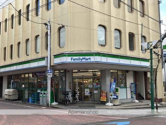 コンビニ　ファミリーマート相模原東林間駅前店（コンビニ）まで166m