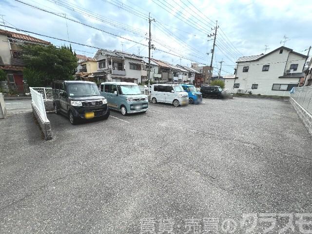 駐車場　敷地内駐車場