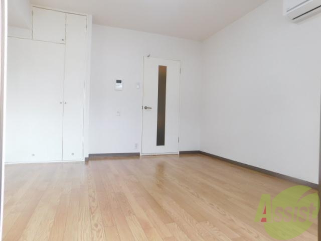居室・リビング　きれいなフローリングのお部屋です