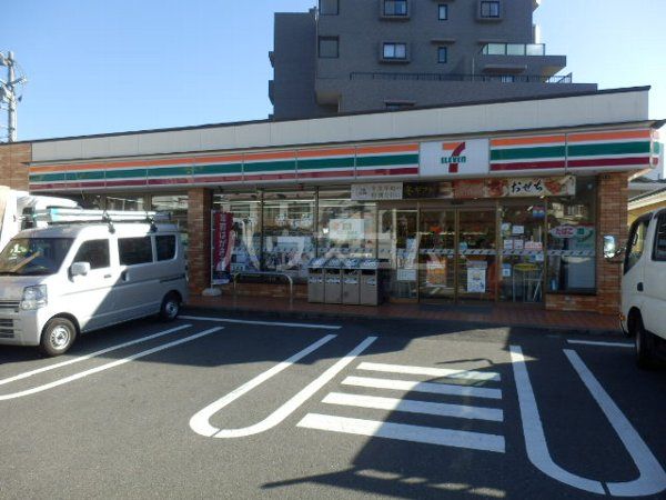 コンビニ　セブン‐イレブン 横浜日野５丁目店（コンビニ）まで400m