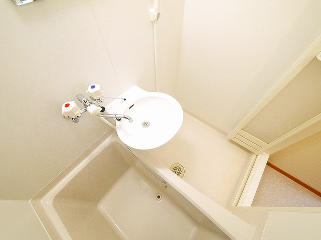 洗面設備　コンパクトで使いやすい洗面所