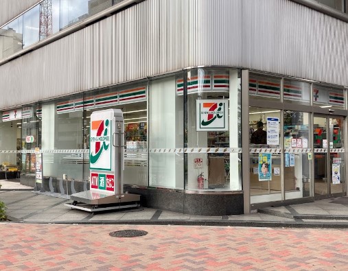 コンビニ　セブン－イレブン品川西五反田３丁目店（コンビニ）まで84m