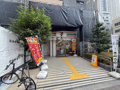 コンビニ　セブン-イレブン 大阪立売堀1丁目東店（コンビニ）まで52m