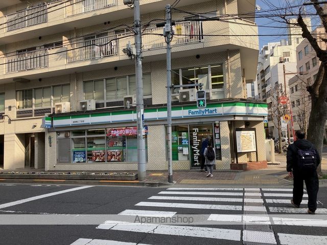 コンビニ　ファミリーマート浅草橋二丁目店（コンビニ）まで56m