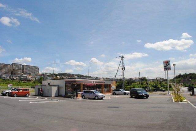 コンビニ　セブンイレブン箕面粟生間谷東店（コンビニ）まで354m