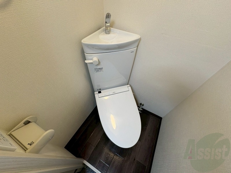 トイレ　こちらはトイレです。清潔感があり、安心して使用できます。
