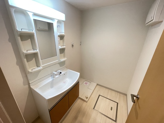 洗面設備　※別部屋の写真です