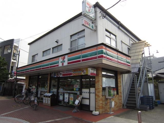 コンビニ　セブンイレブン（コンビニ）まで300m
