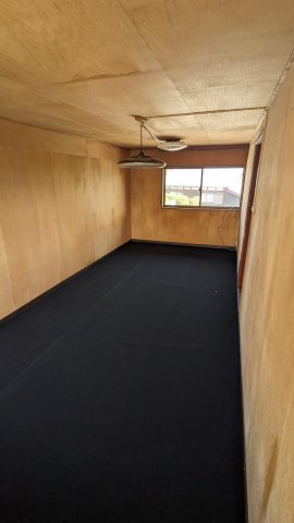 収納　二階にも8.8畳のタップリ収納あります