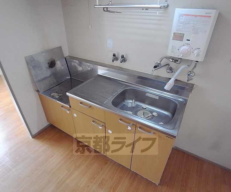 キッチン　２０１号室の写真です。