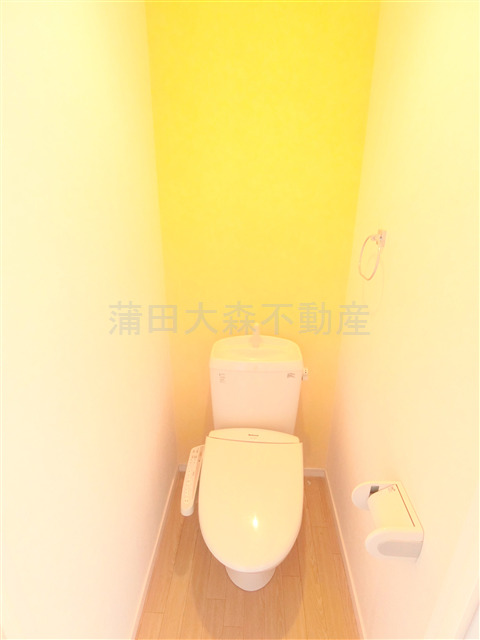 トイレ　温水暖房便座付きのトイレ