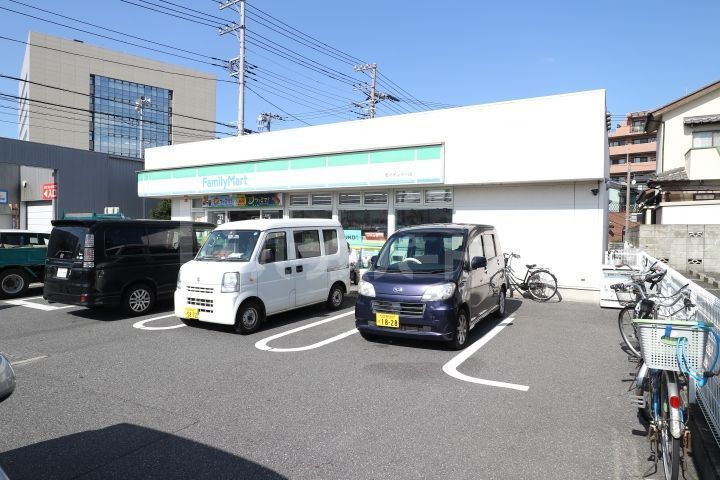 コンビニ　ファミリーマート市川インター店（コンビニ）まで470m