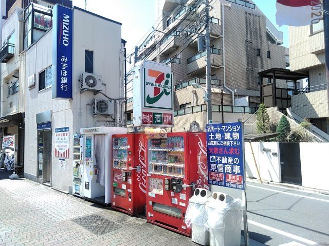 銀行　みずほ銀行　千川駅前出張所（銀行）まで1129m