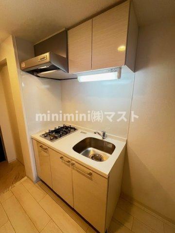 キッチン　※同マンション別間取り参考写真です
