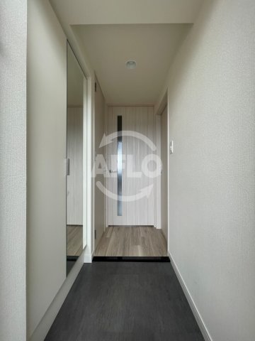 玄関　SHOKEN Residence OSAKA MIYAKOJ