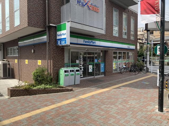コンビニ　ファミリーマート（コンビニ）まで104m