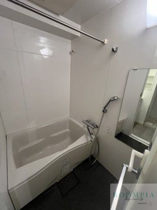 バス・シャワールーム　※同タイプの別のお部屋です。