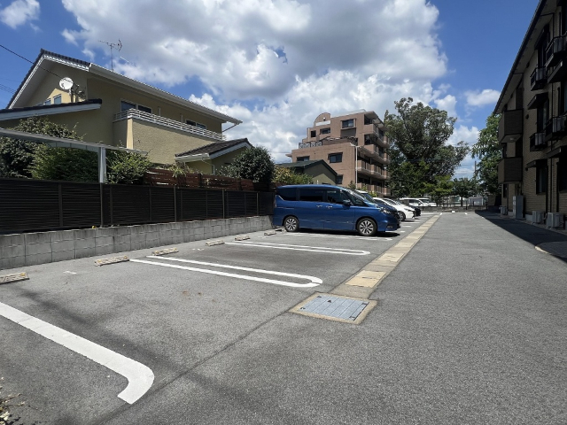 駐車場　駐車場