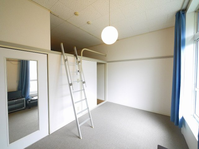 その他部屋・スペース　落ち着いて過ごせるお部屋なので、寝室にいかがでしょうか