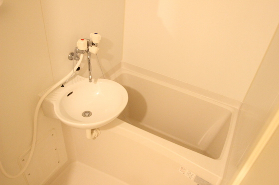 洗面設備　※別部屋の写真です。