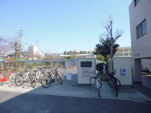 小学校　朝霧小学校（小学校）まで479m