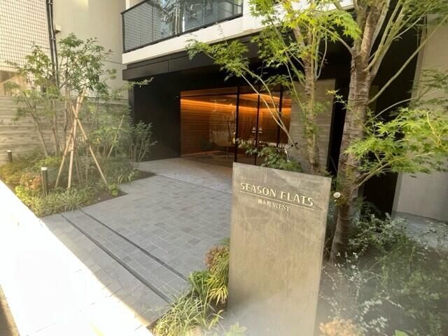 エントランス　ゆとりのあるエントランスです