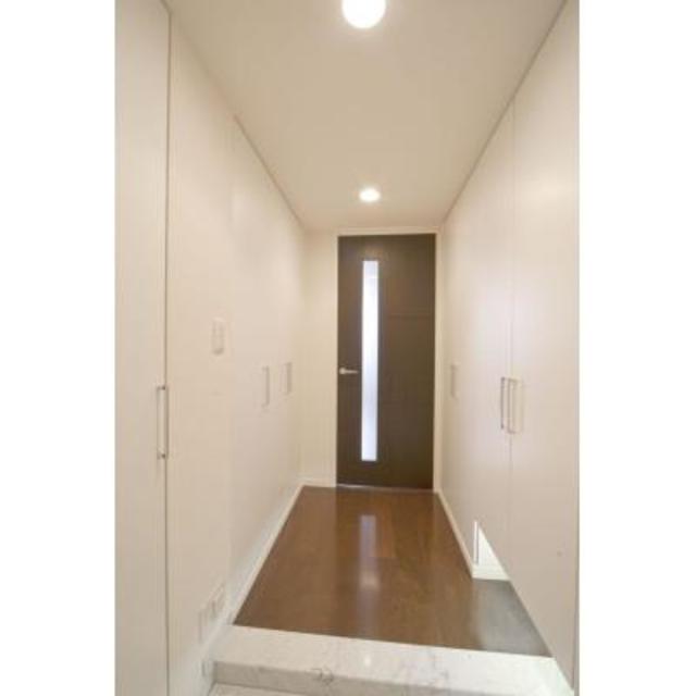 玄関　※写真は同タイプ住戸です。