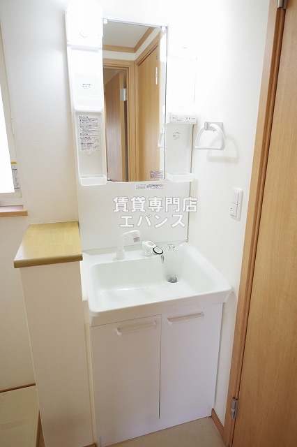 洗面設備　コンパクトで使いやすい洗面所