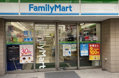 コンビニ　ファミリーマート 東五反田郵便局東店（コンビニ）まで151m