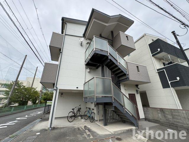 エントランス　ゆとりのあるエントランスです