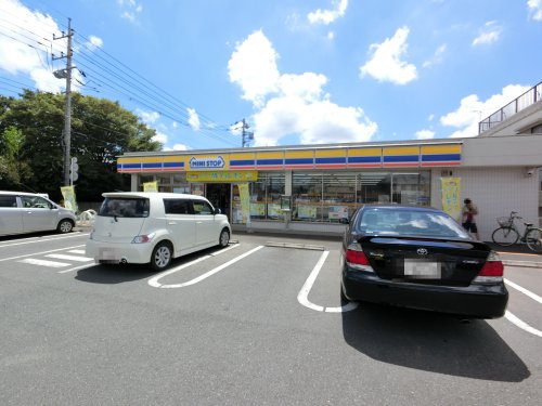 コンビニ　ミニストップ富里獅子穴店（コンビニ）まで419m