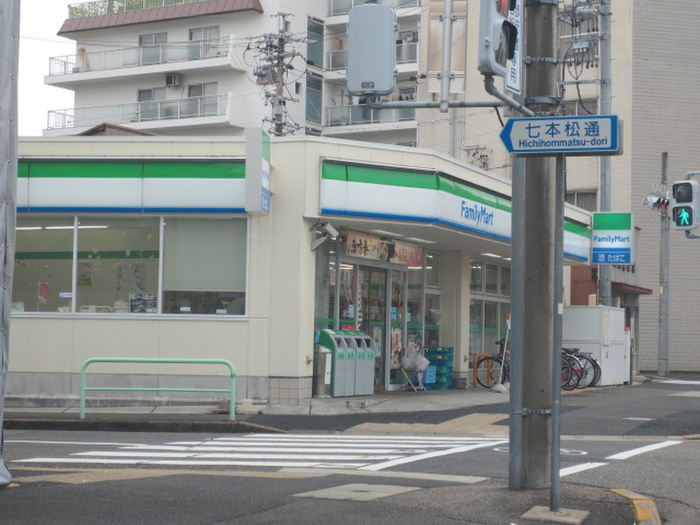 コンビニ　ファミリーマート　千代田3丁目店（コンビニ）まで144m