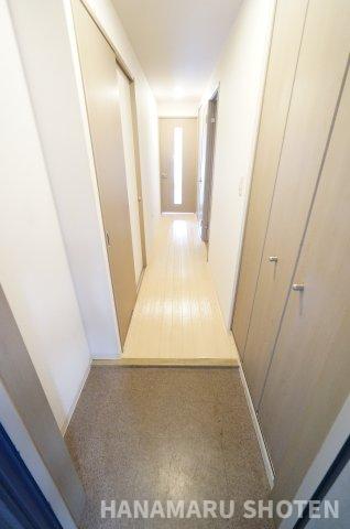 玄関　当日の見学大歓迎！ ※すべて同タイプのお写真です