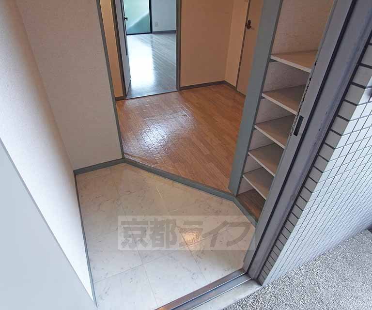 玄関　お問い合わせは京都ライフまで。