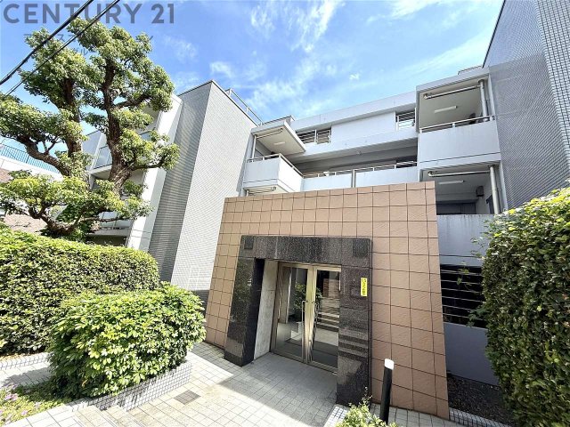 建物外観　エレベーター付きで重たい荷物も楽々♪